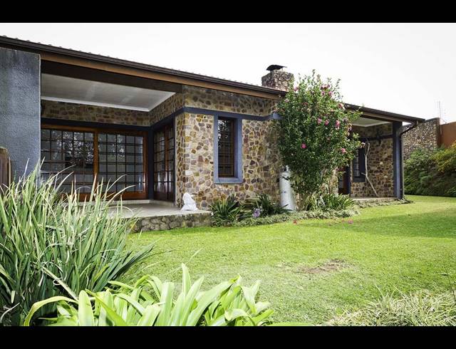 2 BEDROOM SIMPLEX RENTED IN BOTHAS HILL